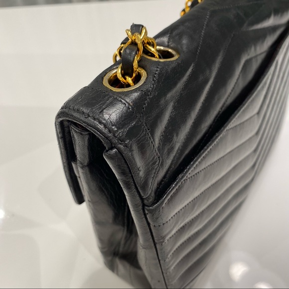 ❌SOLD❌Vintage Chanel Chevron Flap (firm price) - Picture 5 of 10